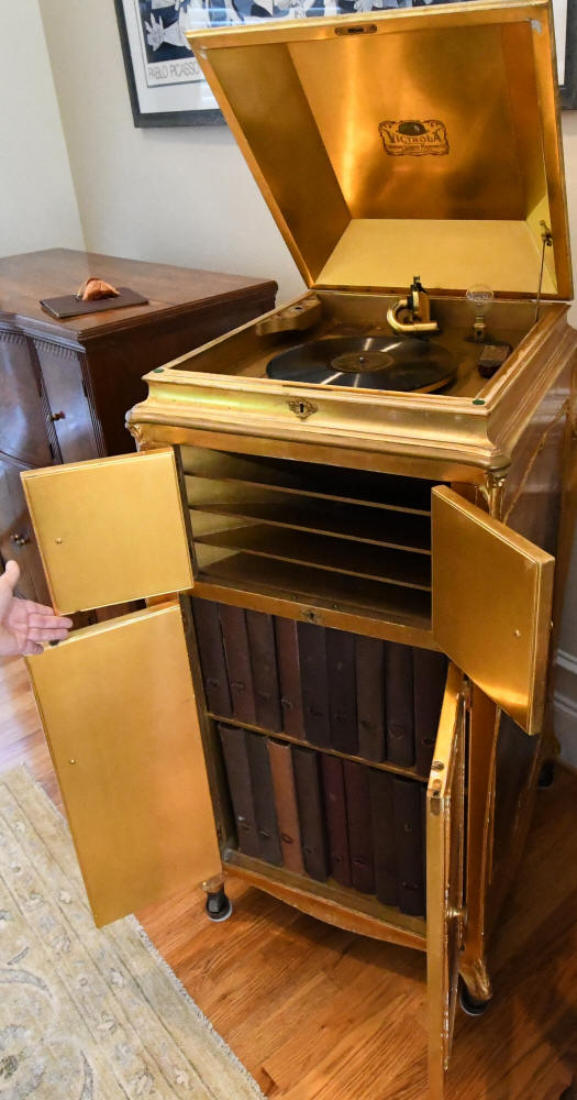 Cabinet detail